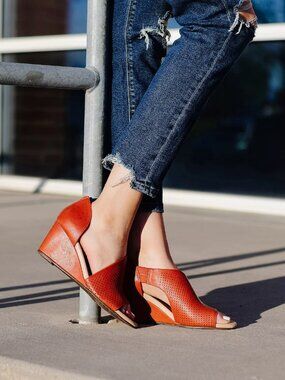 Journee Collection Aretha Women's Wedge Sandals In Cognac - Size 8.5